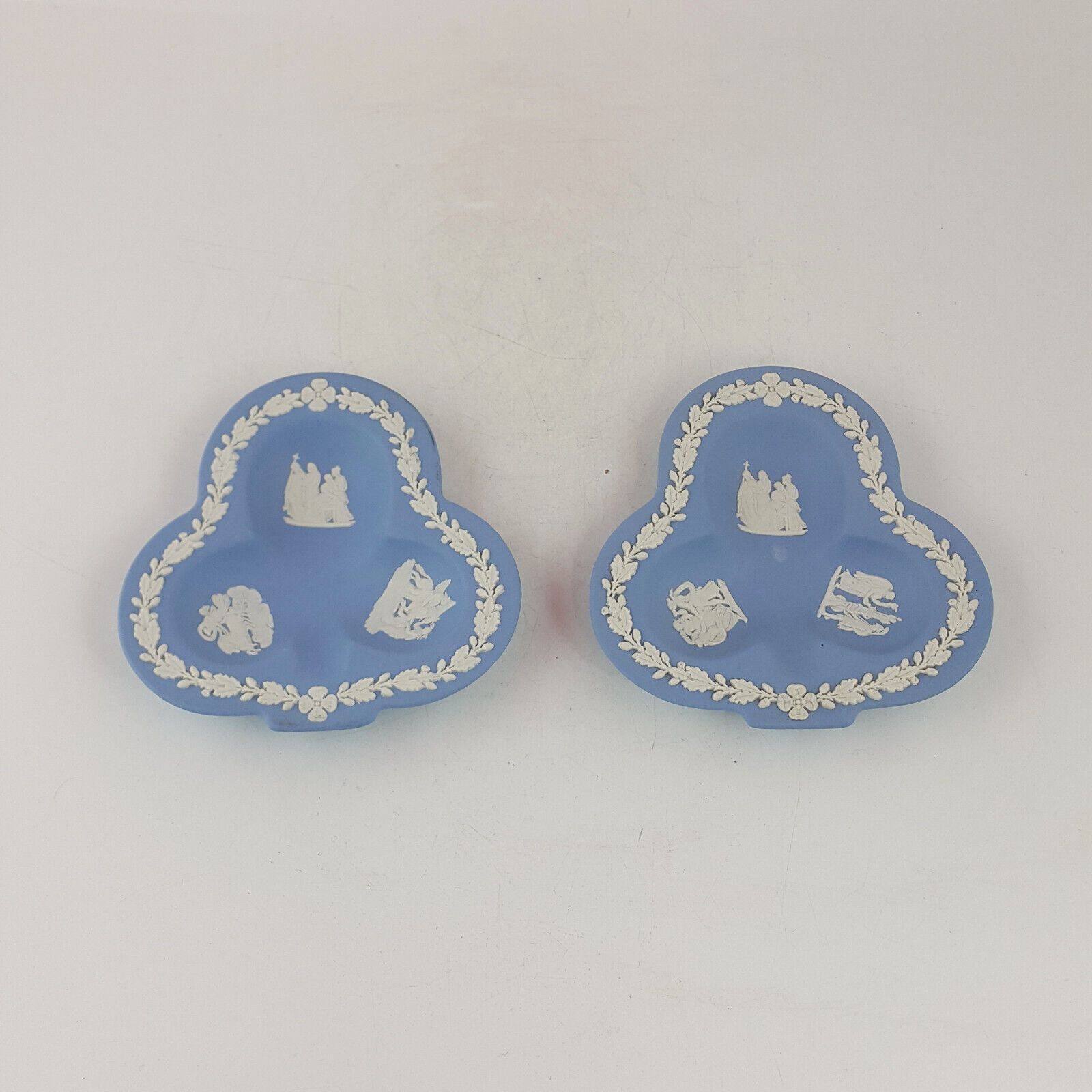 Wedgwood - Pair Of Blue Jasperware Clover Shaped Pin Dishes / Trinkets - WD 2844