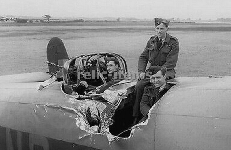 WW2 PICTURE PHOTO UK RAF  LANCASTER BOMBER 6802
