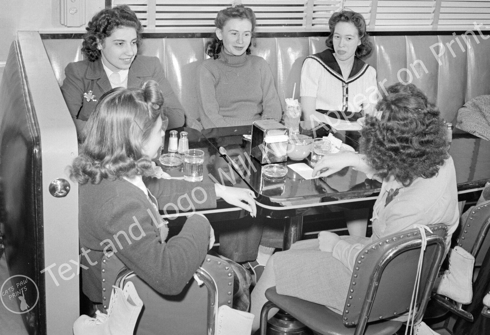 1941 Women at the Hot Shoppe, Washington, DC Old Photo 13\