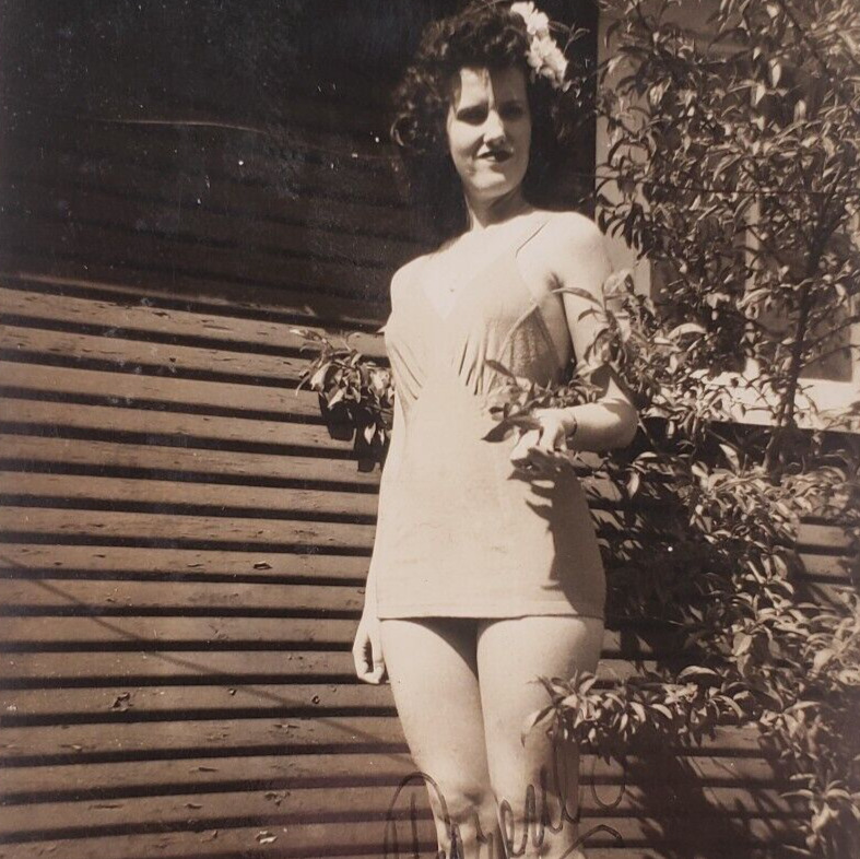 Pretty Tulsa Swimsuit Girl Photo 1940s Oklahoma Vintage Original Snapshot J304