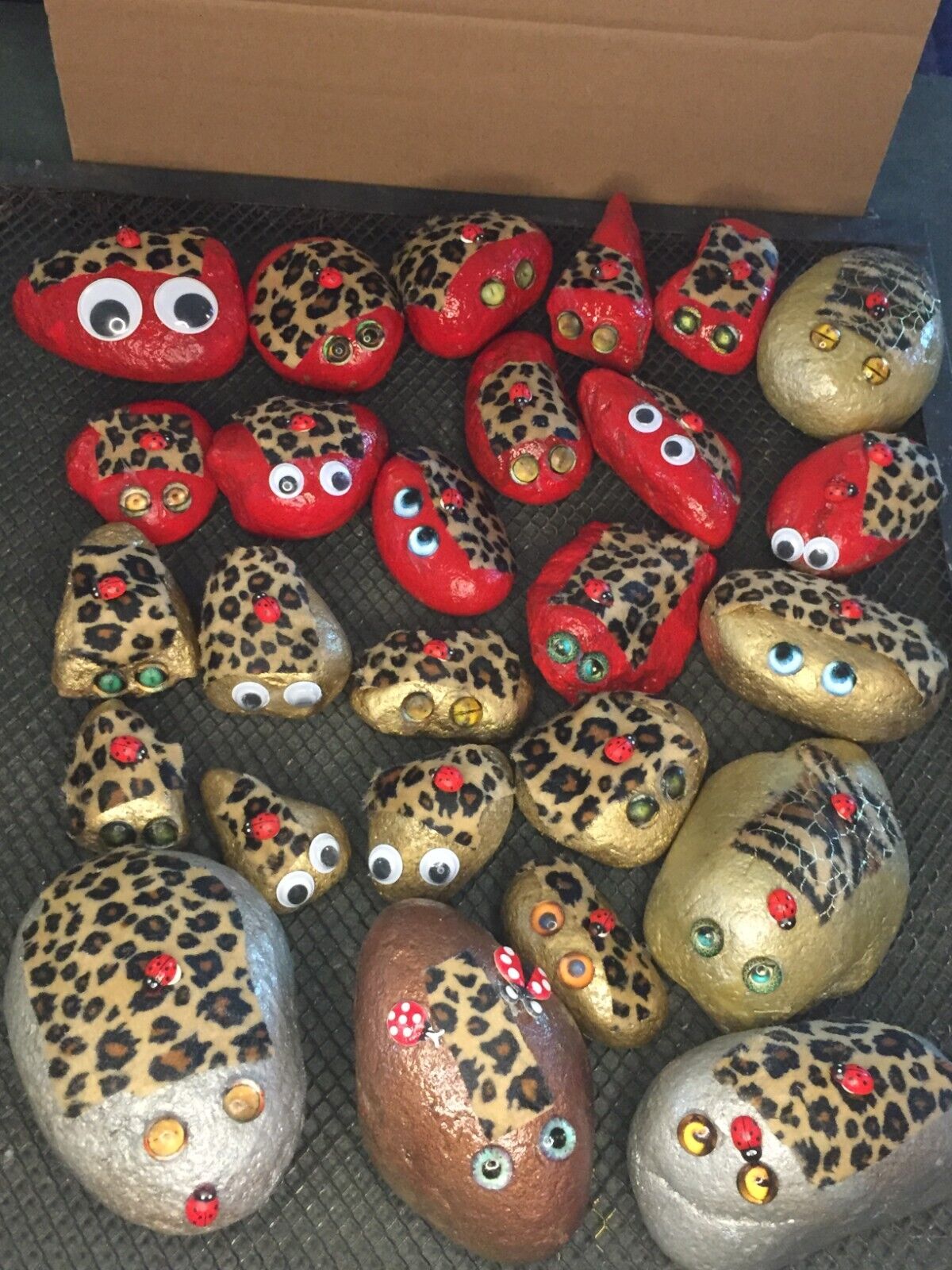 YOUR OWN PET ROCK FACTORY CREATE YOUR OWN MASTER PIECES USING METALLIC PAINTS.