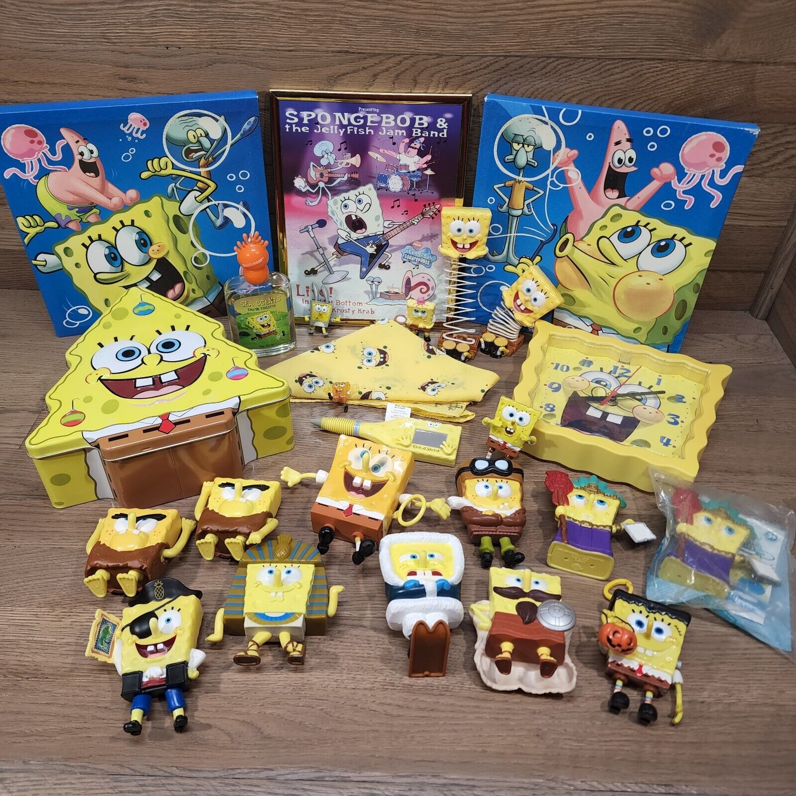 Lot of 25 Sponge Bob Collectables -