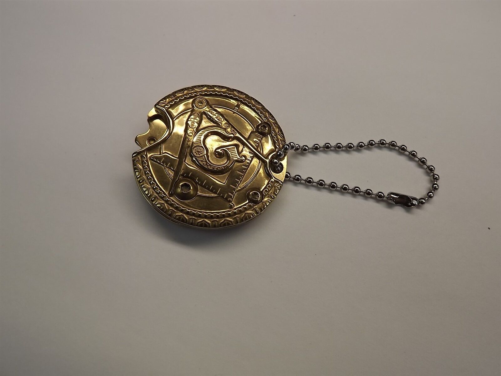 New Masonic Mason Enameled Key Chain Square & Compass WITH KNIFE gold-tone