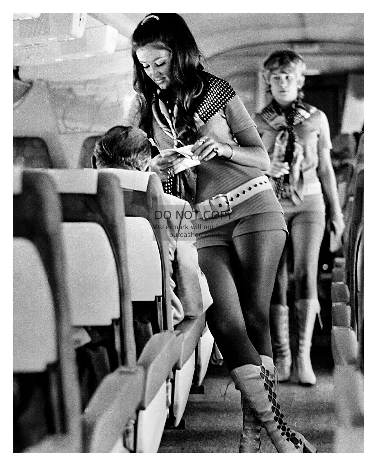 SEXY FLIGHT ATTENDANT HOT PANTS SOUTHWEST AIRLINES 8X10 PHOTO