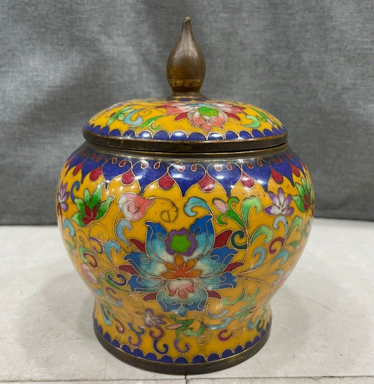 Noble old copper Cloisonne enamel jar Entangled Lotus Tea Caddies Storage pot