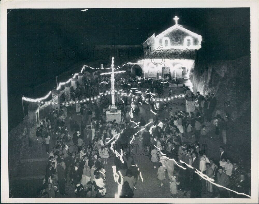 1959 Press Photo Spinsters Festival Candles at Night 1950s Palestrina Italy