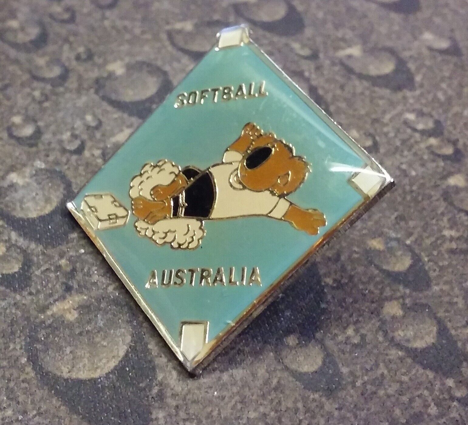 Australia Softball Runner Stealing 3rd Base vintage pin badge 
