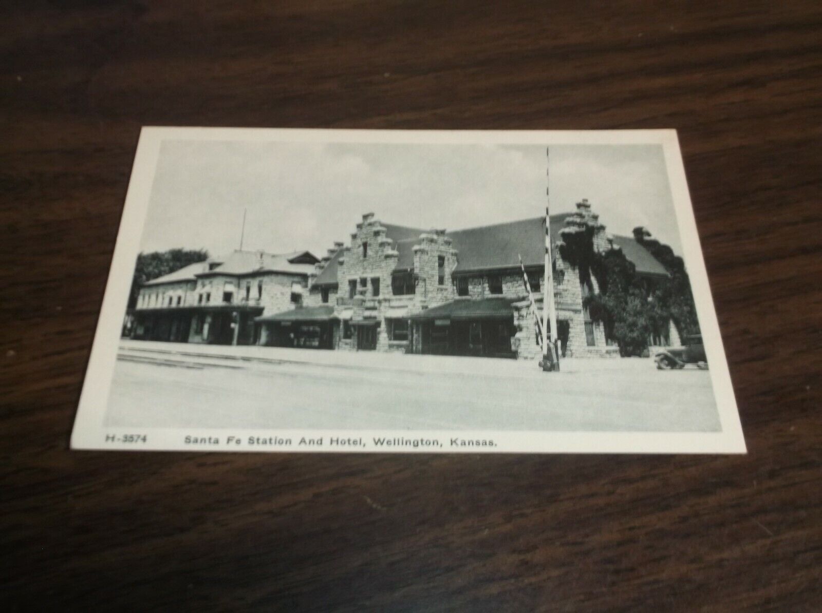 1930's FRED HARVEY SANTA FE ATSF WELLINGTON KANSAS STATION AND HOTEL POST CARD