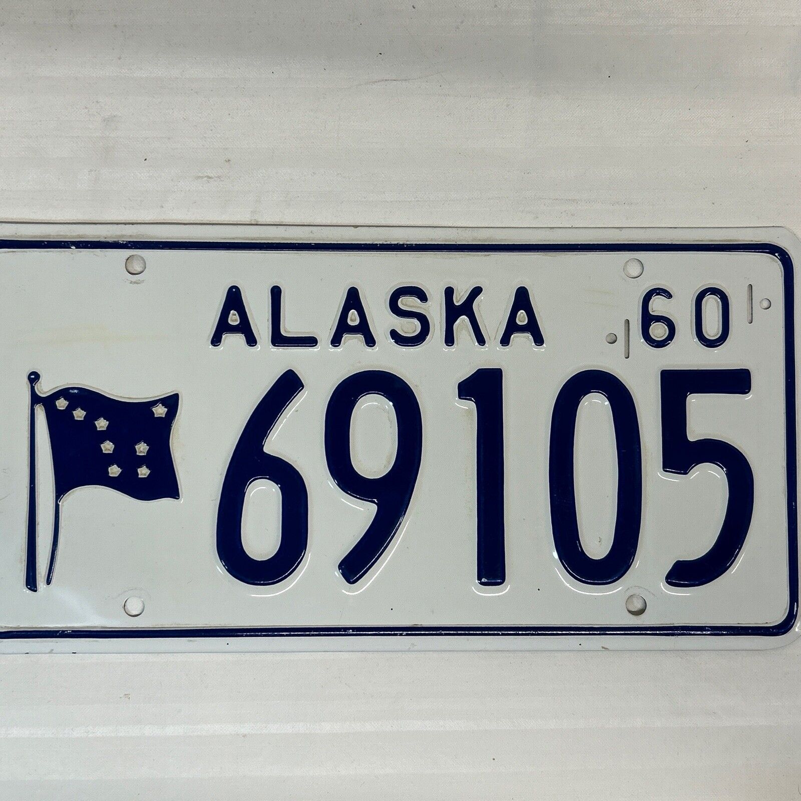 Vintage 1960 Alaska Auto License Plate Man Cave Garage Wall Decor Collector 69