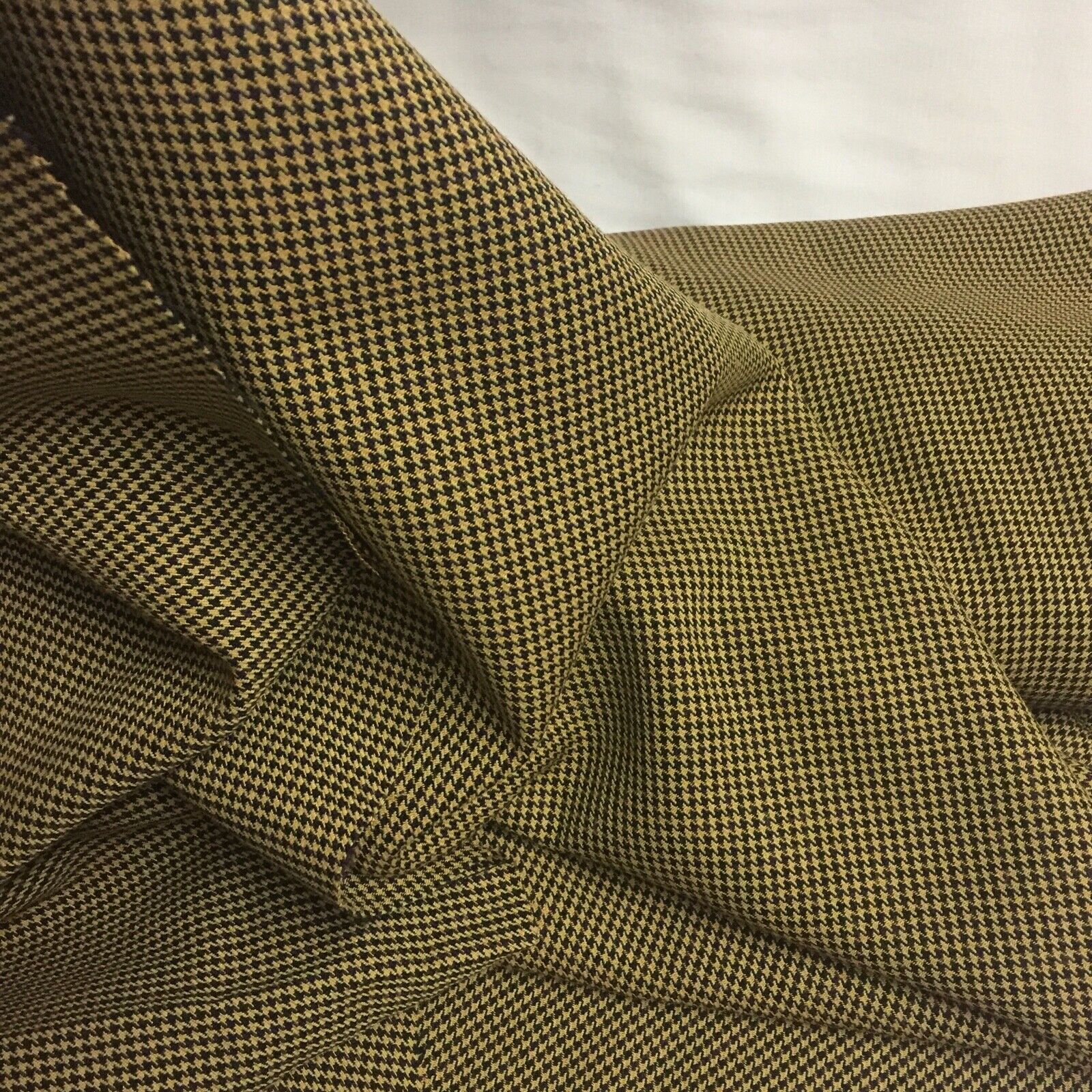 5.5m VINTAGE Brown Yellow Poly Houndstooth Fabric Textile Upholstery 70s Fashion