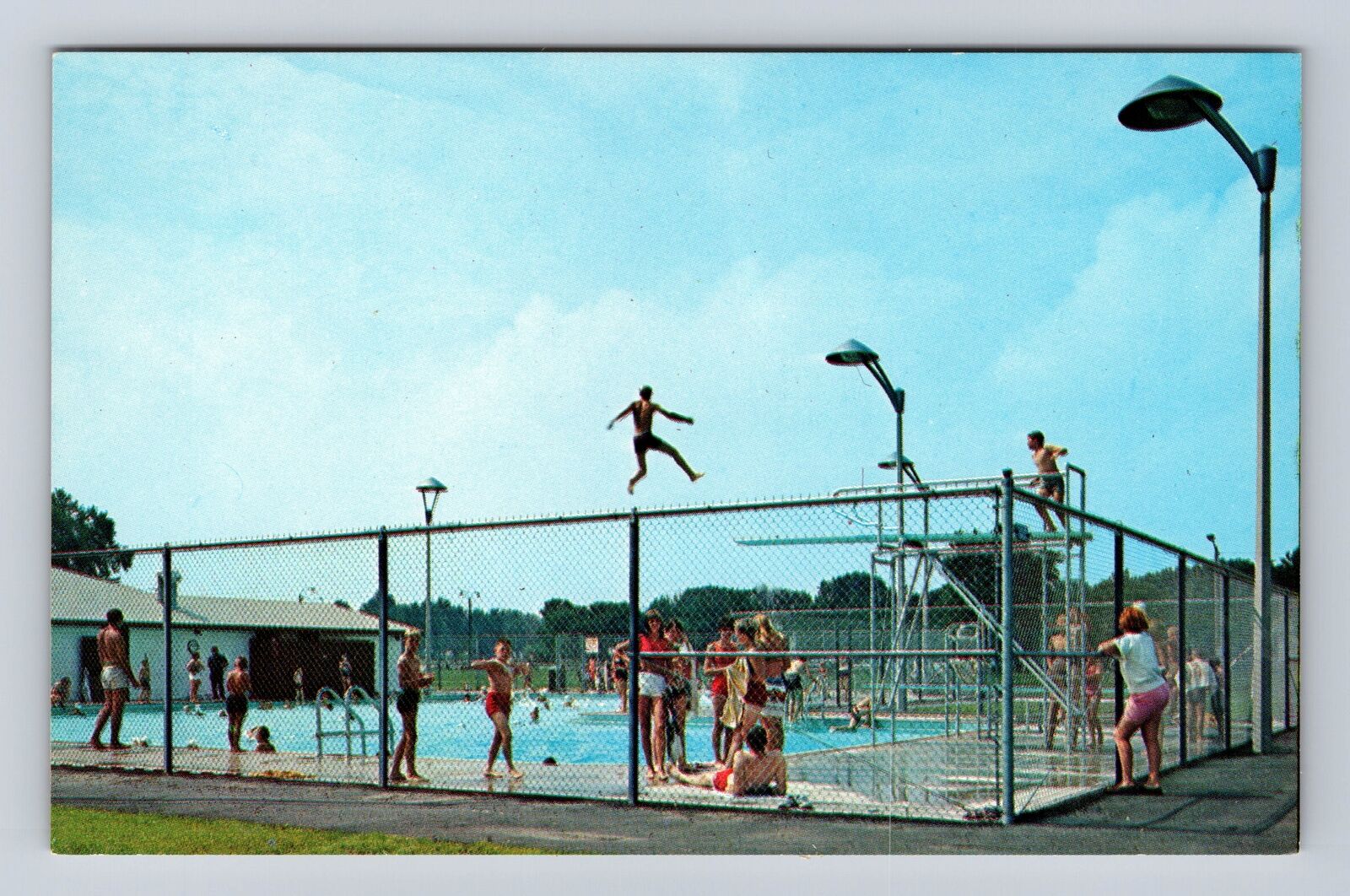 Elkhorn WI-Wisconsin, Crowd At Swimming Pool, Vintage Postcard