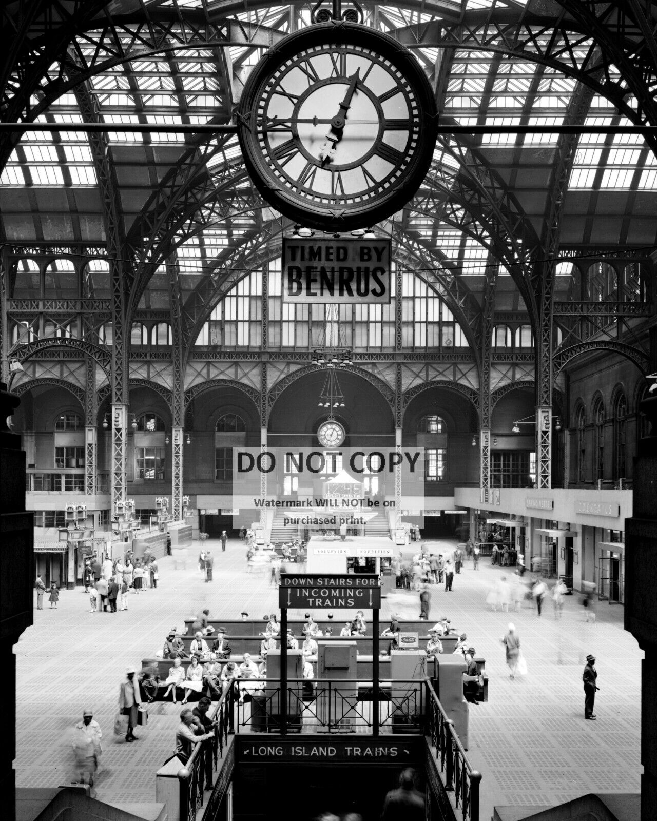 PENN STATION CONCOURSE IN 1962 NEW YORK CITY RAILWAY - 8X10 PHOTO (ZY-430)