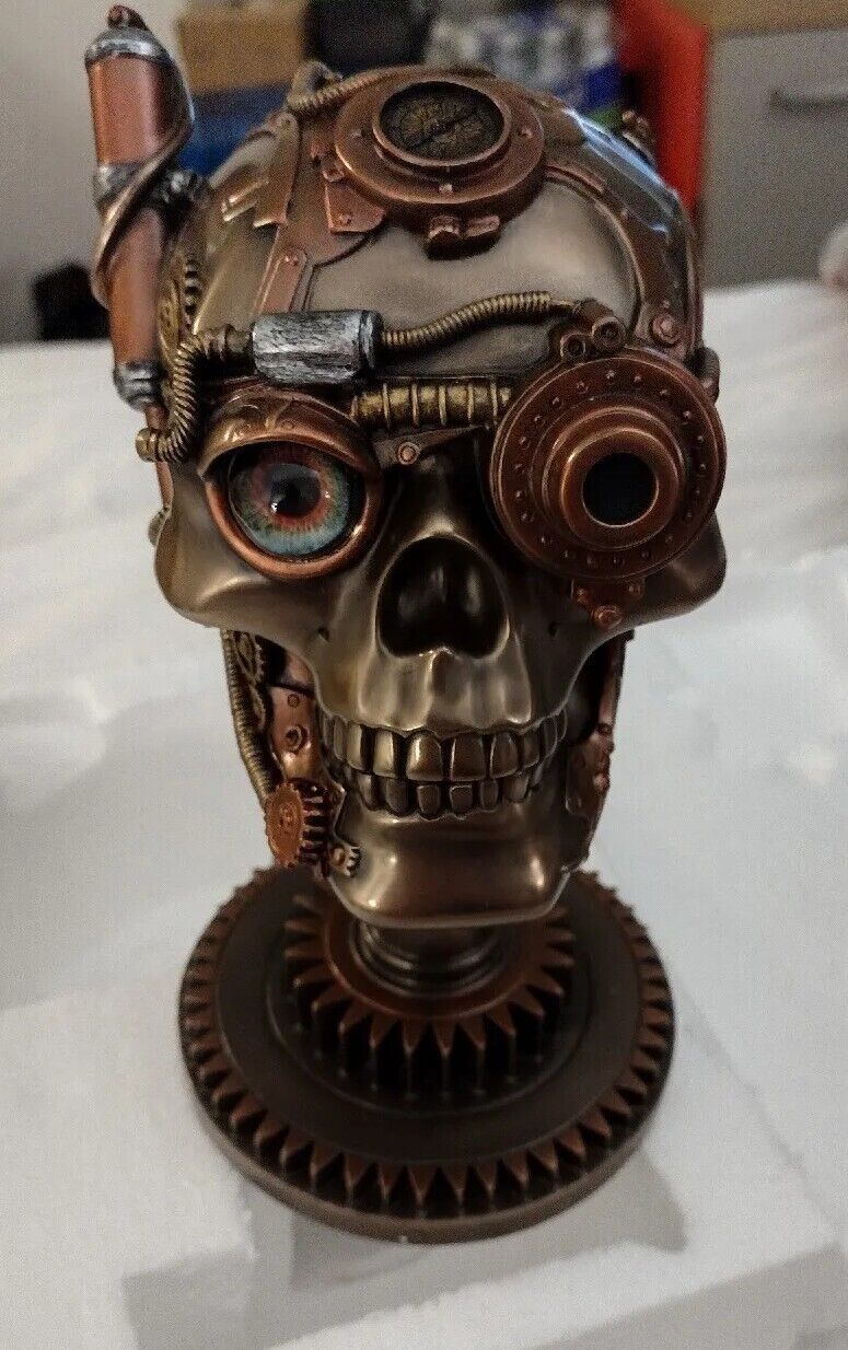 Brand New Veronese Steampunk Skull With Gear Stand (2014) Studio Collection 