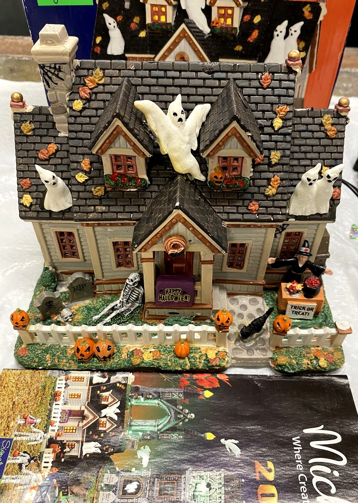Lemax Spooky Town 