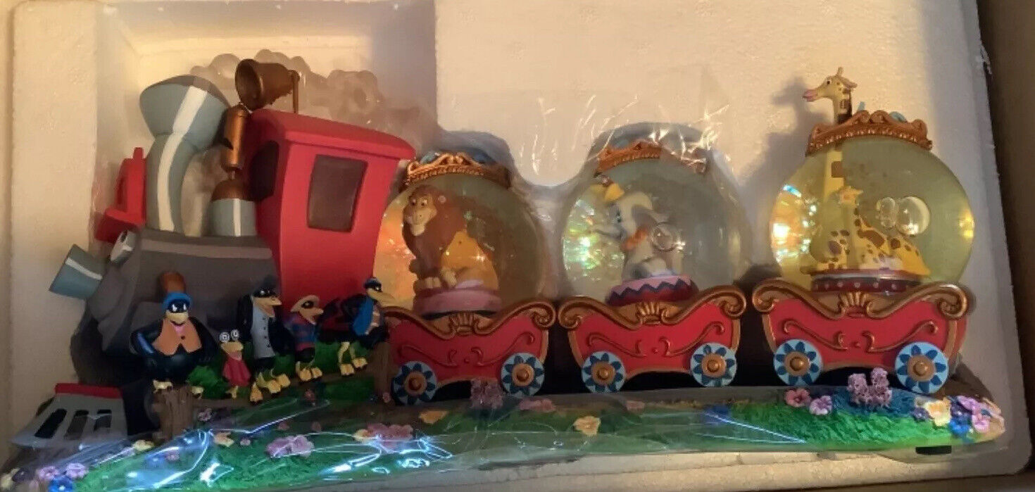 Disney Snow globe Casey Junior & Dumbo Triple Snowglobe - Original Box