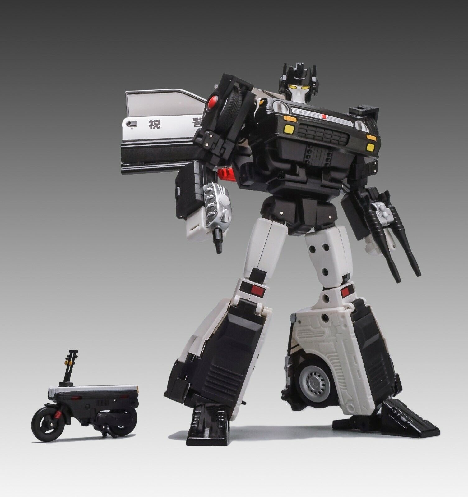 X-Transbots MX-17T Taiho Skids You're Under Arrest color Transformable Toy