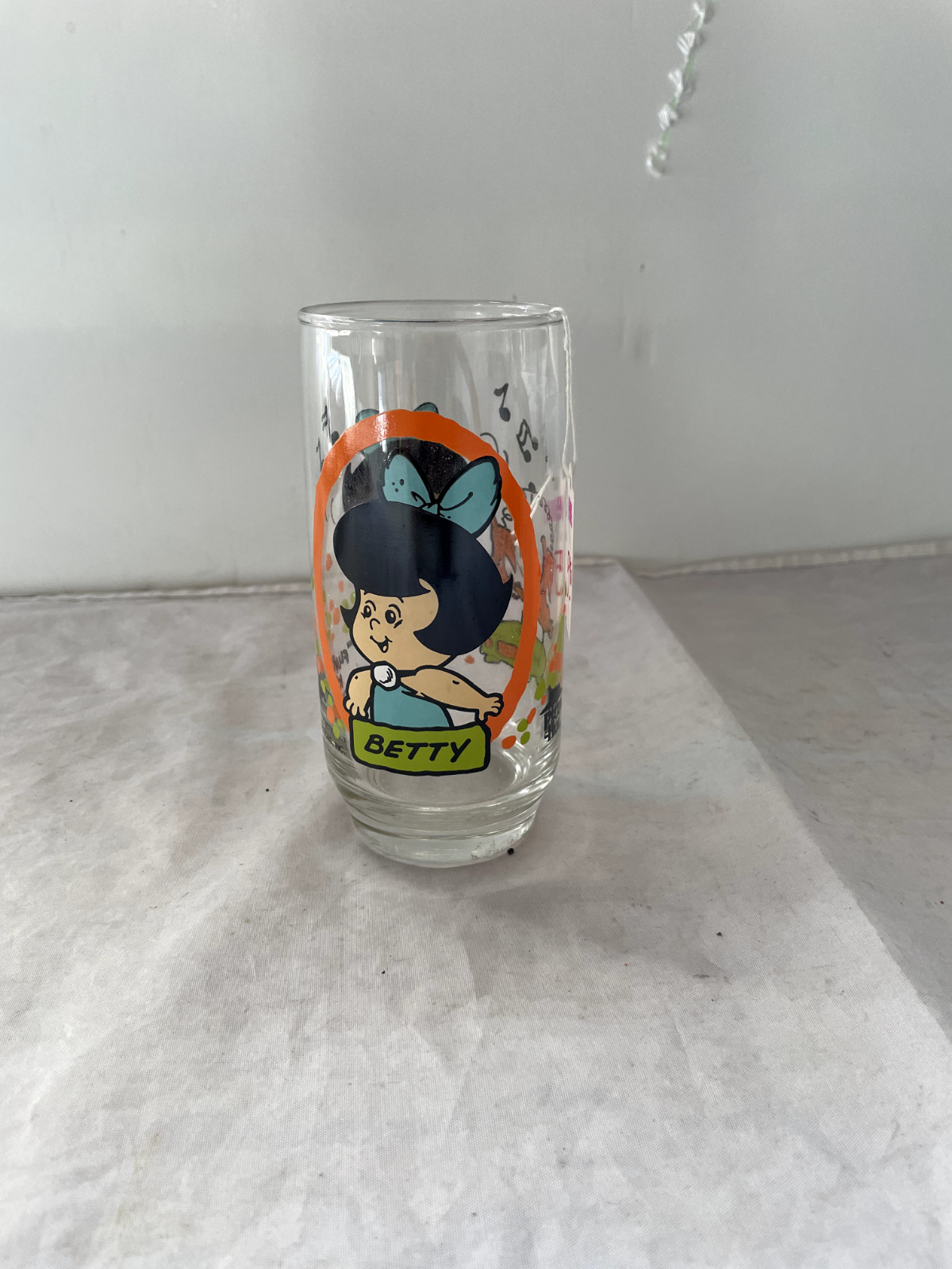Vintage 1986 The Flintstone Kids Betty Pizza Hut Glass Cup, Hanna-Barbera