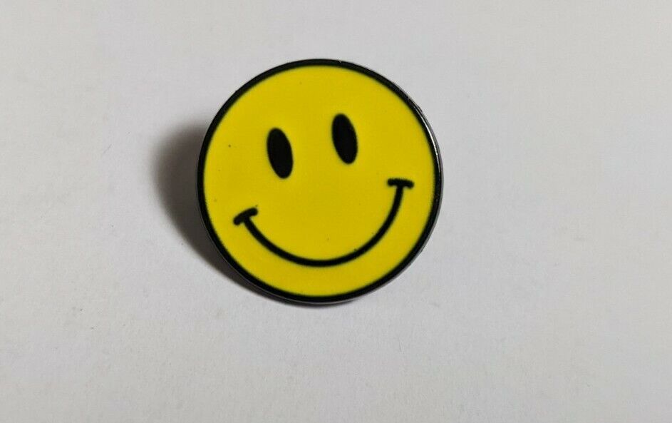 Happy Face Smile Smiley Yellow Have A Nice Day Retro Vintage Enamel Lapel Pin