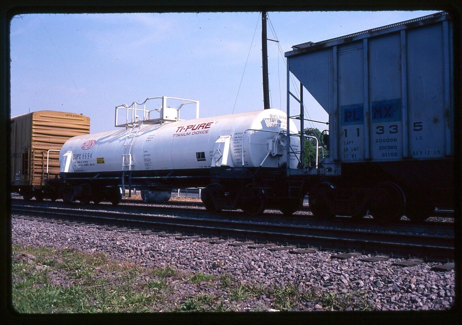 Railroad Slide - DUPX #8694 Dupont Tank Car 1989 Ti-Pure Titanium Dioxide Train