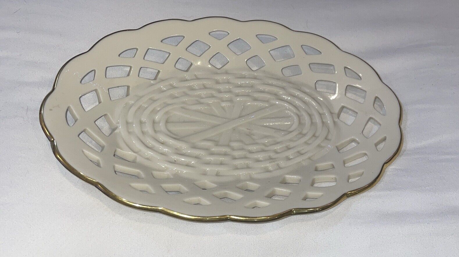 Lenox Wicker Collection Pierced Candy Server Dish with Gold Trim