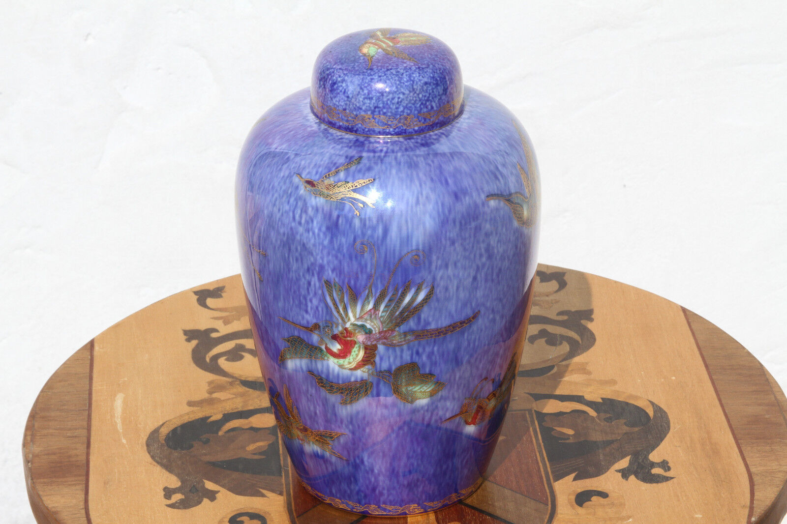 Wedgwood Fairyland Lustre Ware Hummingbird Z5294 Malfrey Pot Vase Urn (c.1920)