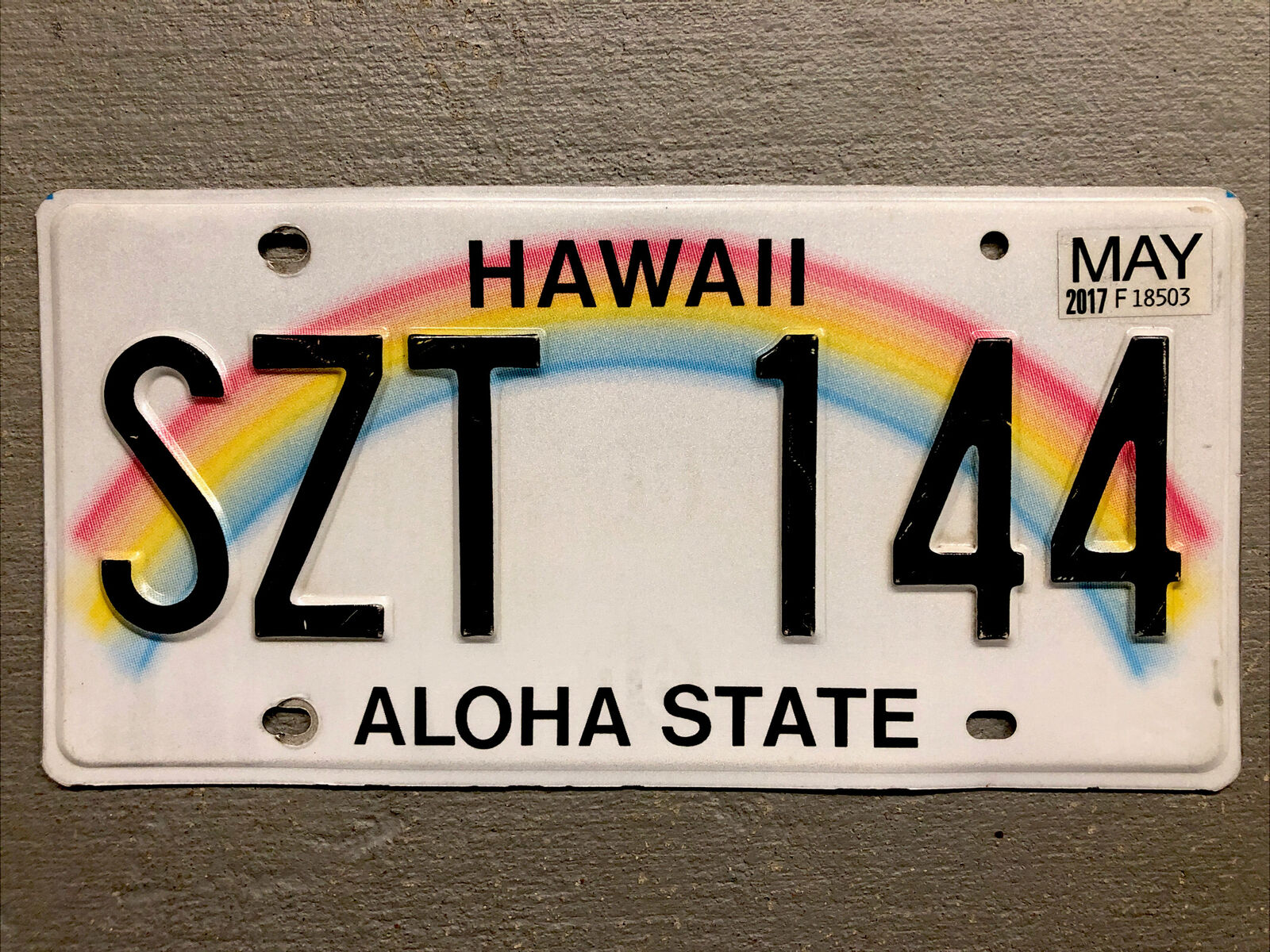 HAWAII LICENSE PLATE RAINBOW 🌈 ALOHA STATE RANDOM LETTERS/NUMBERS NICE