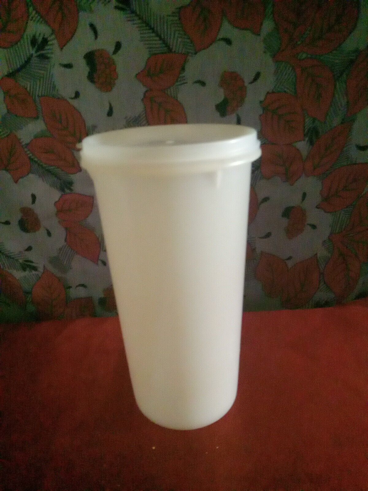 Vintage Tupperware Storage container           #261-6 Canister & Lid #215