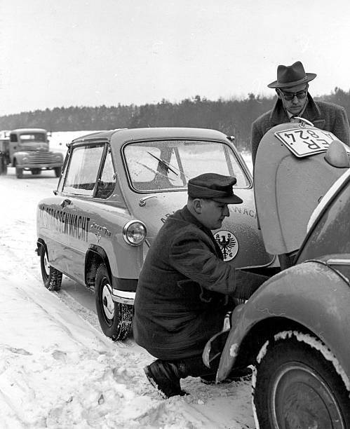 Germany, Traffic, Road Rescue Roadside Assistance VW Beetle in wi - 1958 Photo