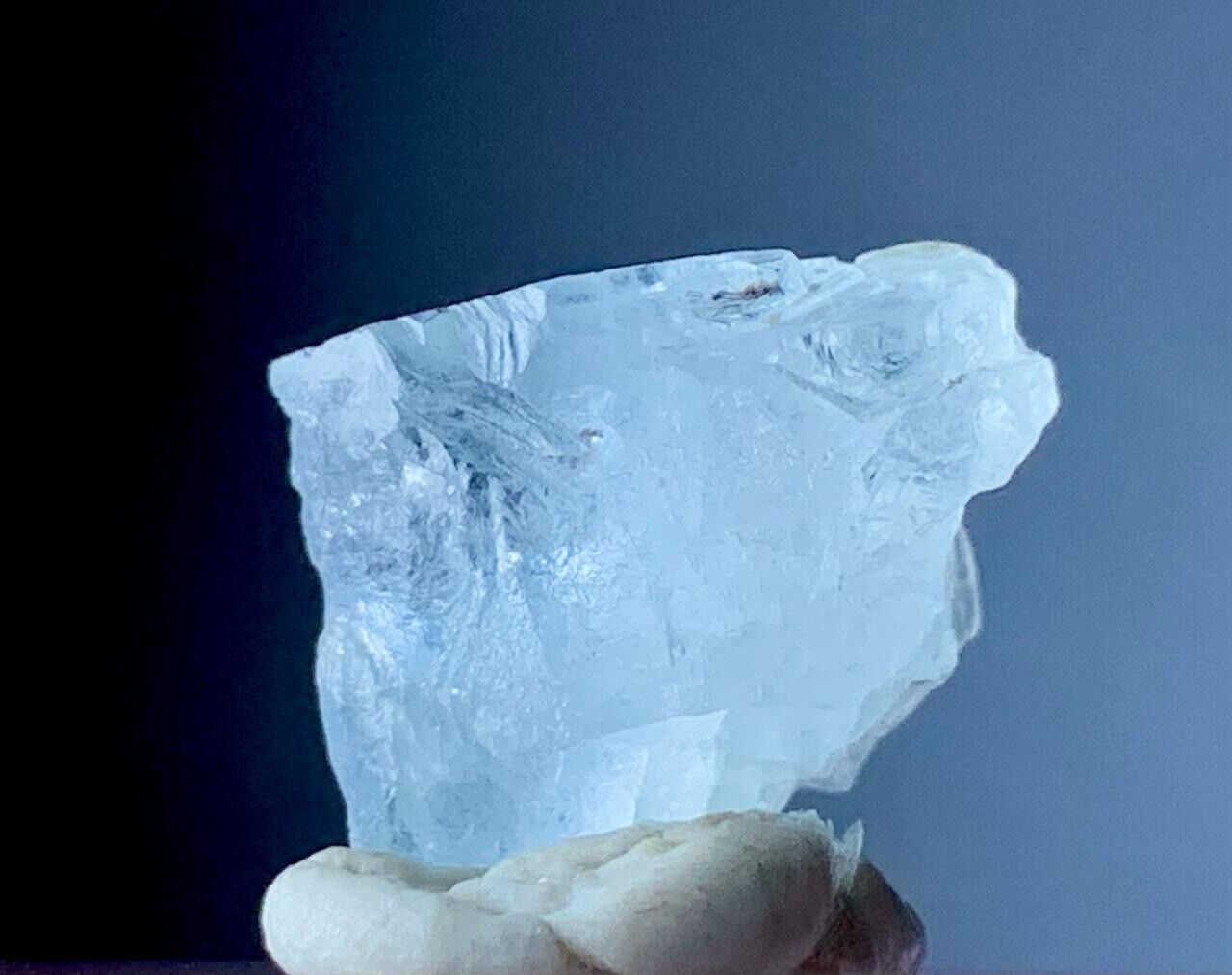 20x90 Cts Aquamarine Crystal From Pakistan