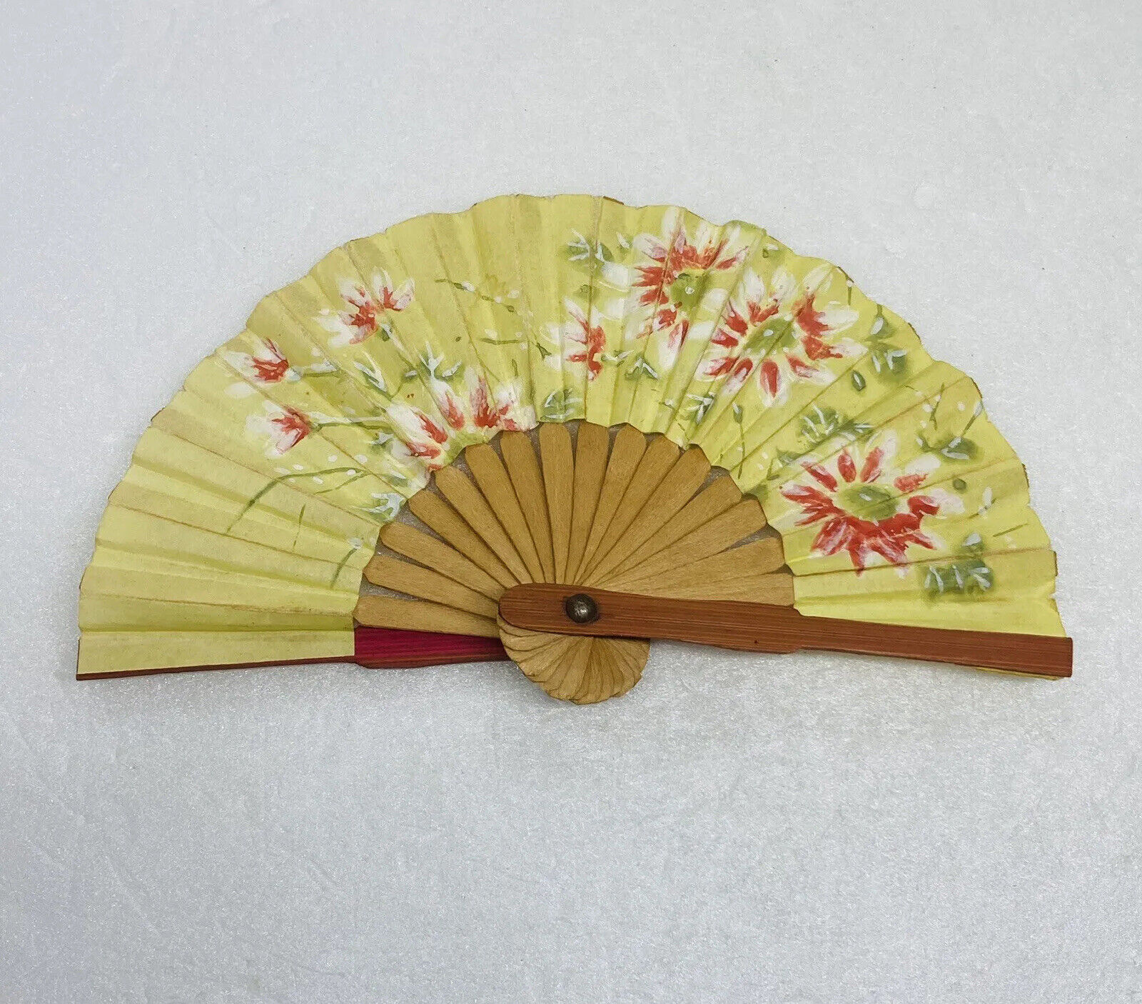 Vintage 1970s Folding Fan Painted Flowers Art Decor 6” Ornament 18