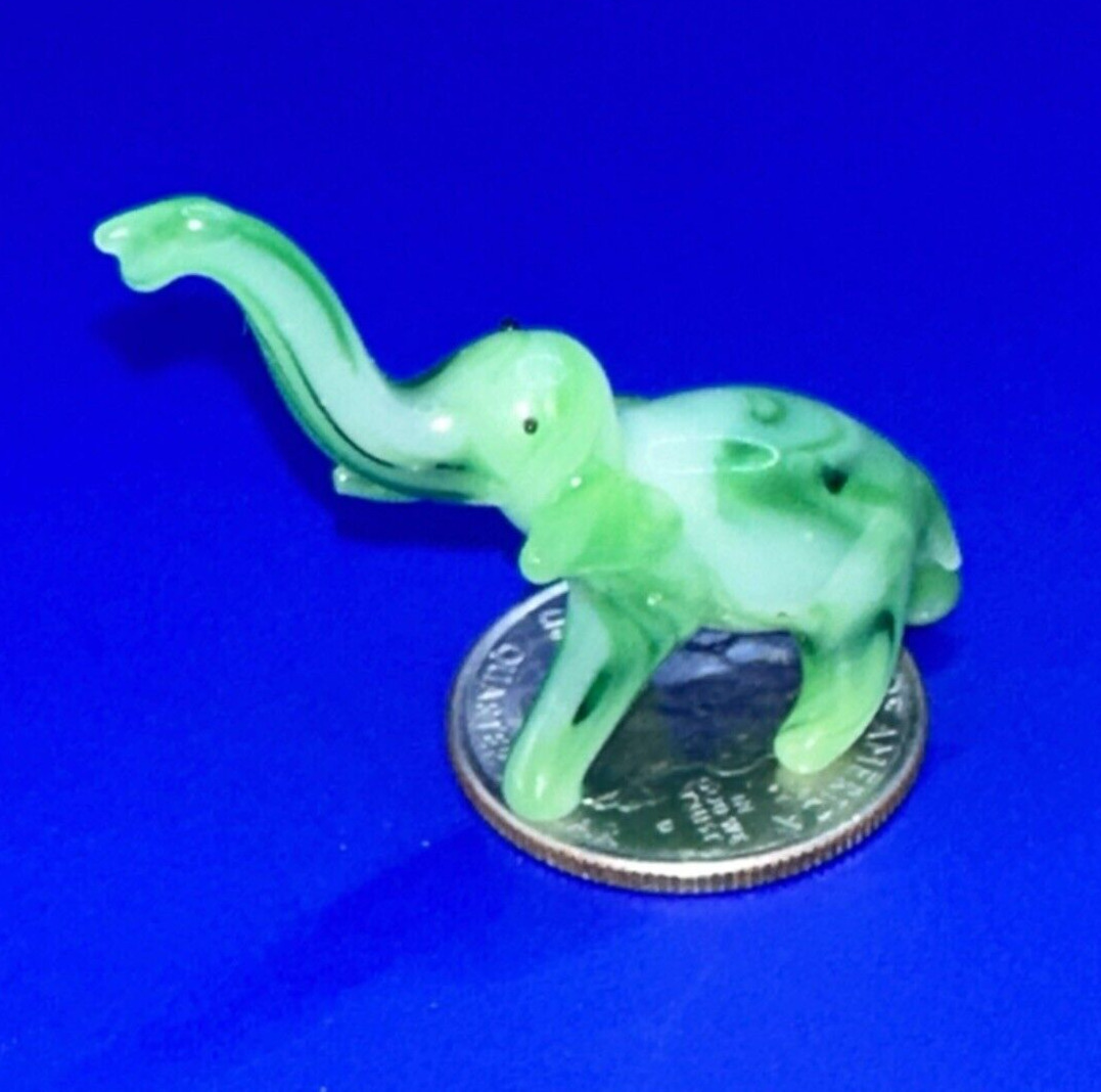 Vintage Art Glass Elephant Miniature Figurine Green White Slag Swirl 2\