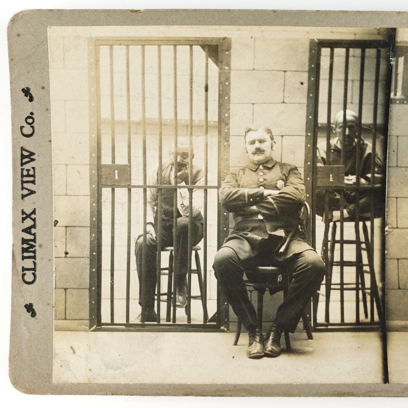 Police Officer Prison Guard Stereoview c1900 Jail Cell Cop Prisoners Photo A2676