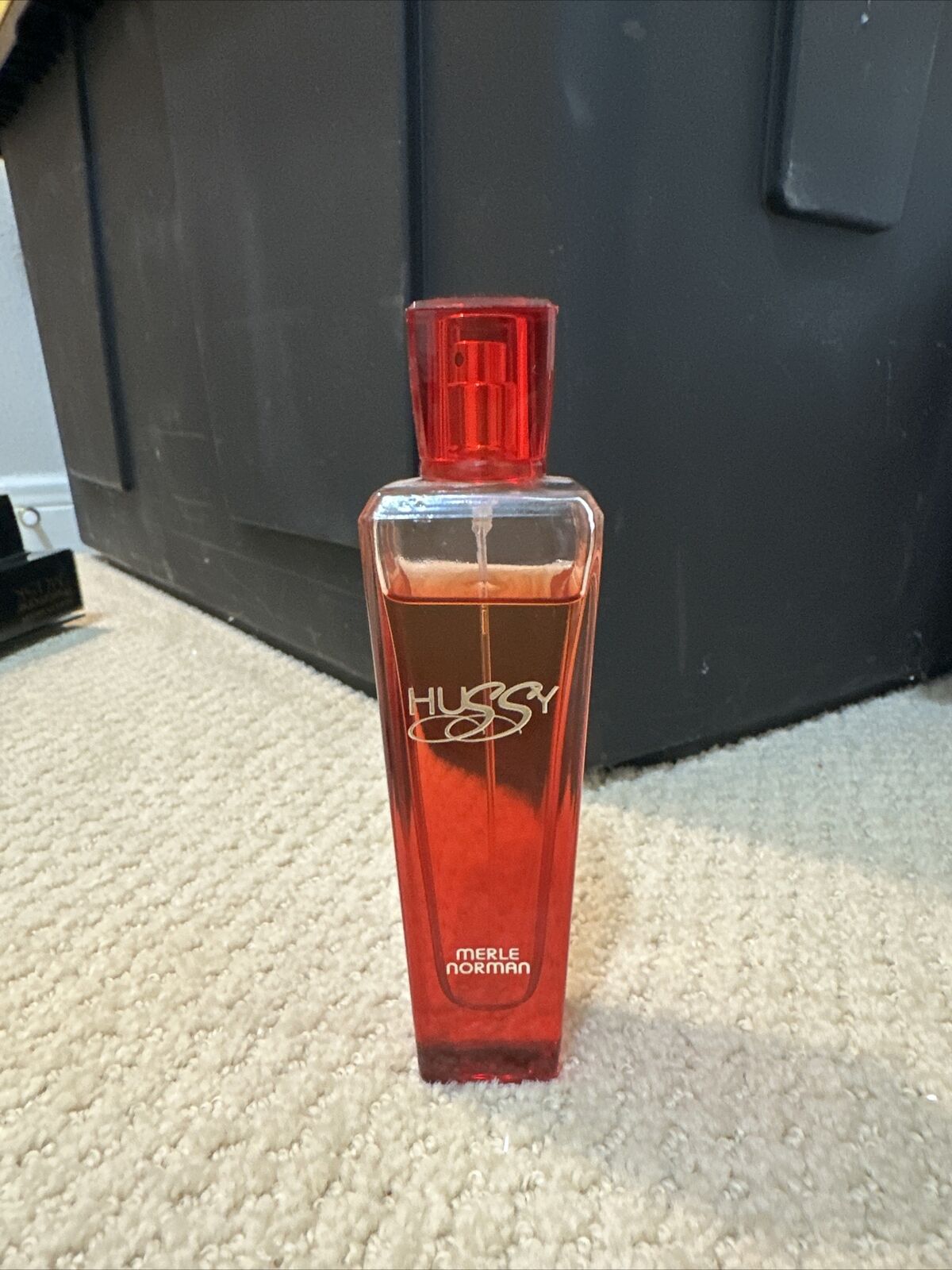 Hussy Merle Norman Eau De Parfum 2.4 oz Vintage original Classic EDP spray 70ml