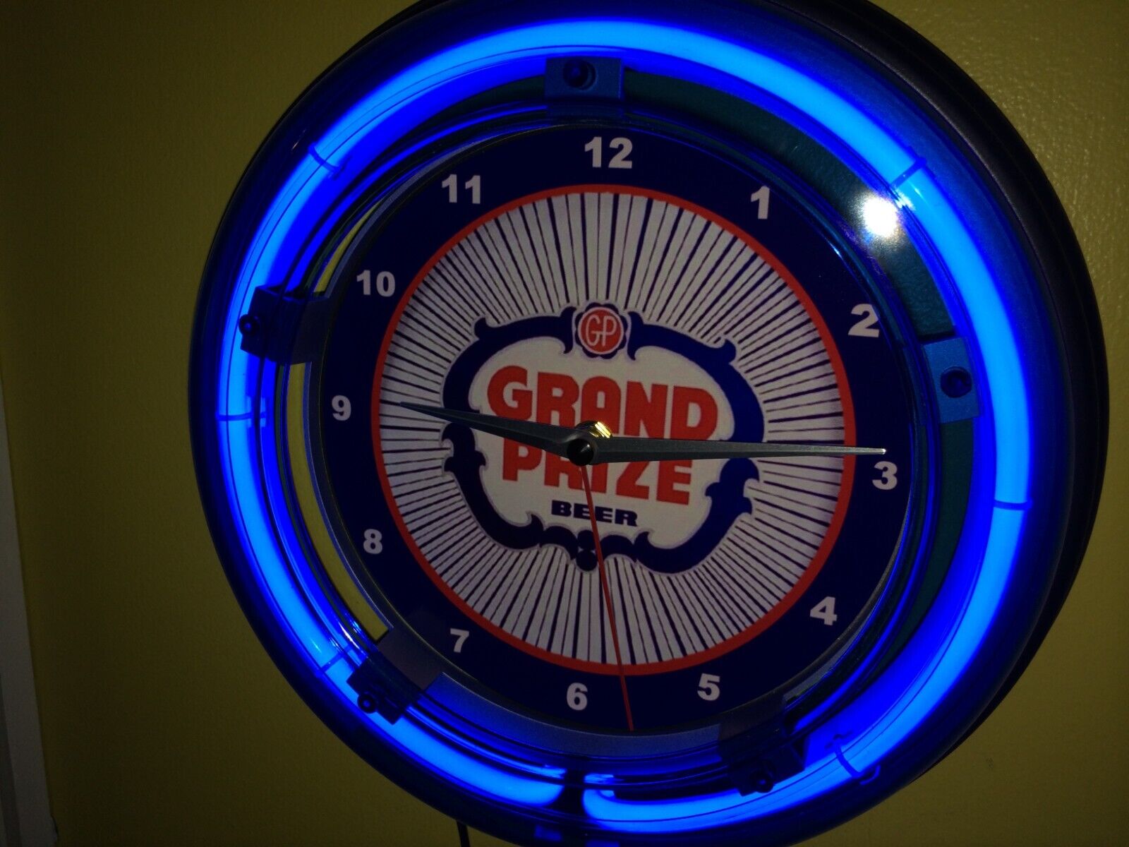 Grand Prize Beer Bar Man Cave Neon Wall Clock Advertising Sign