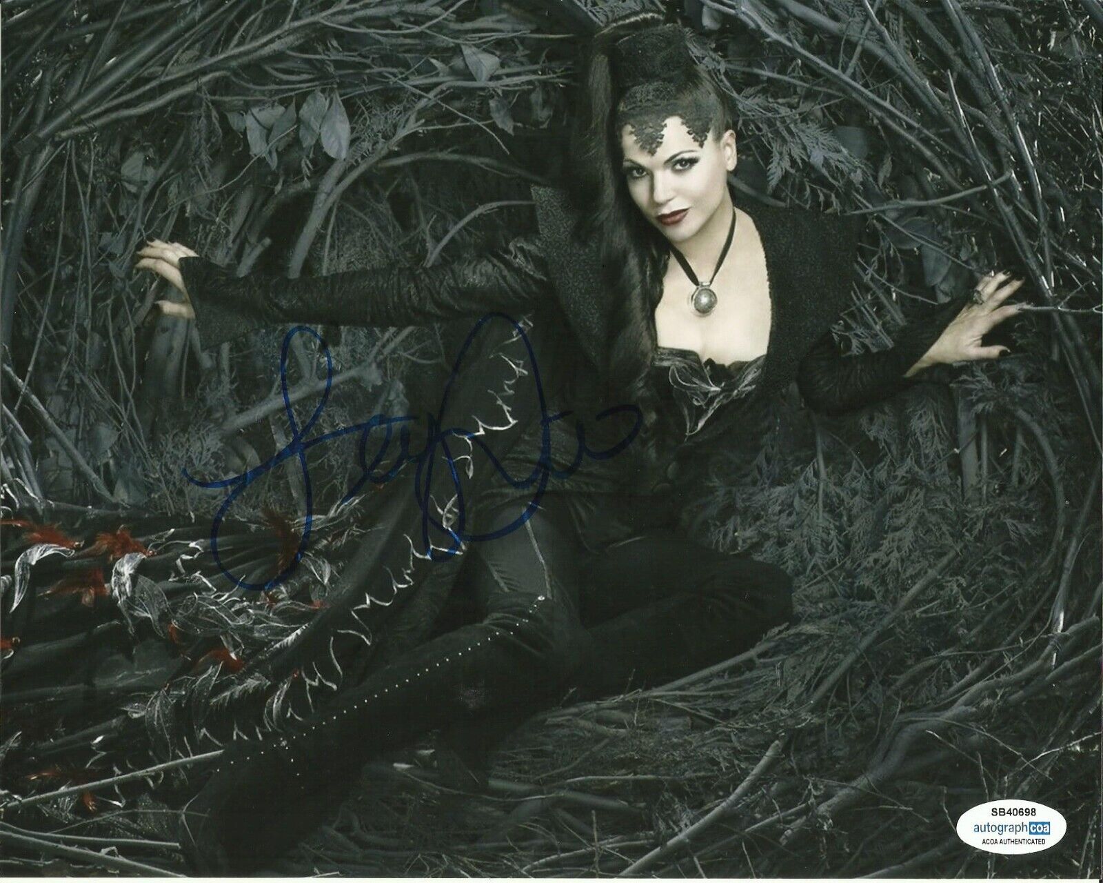 LANA PARRILLA SIGNED ONCE UPON A TIME PHOTO  (1) ACOA
