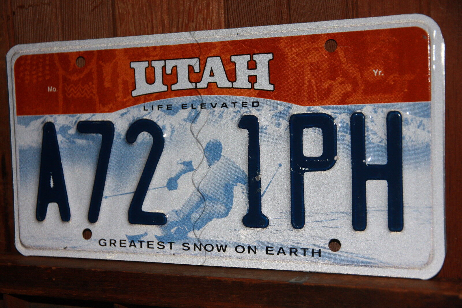 2000 s UTAH License Plate * SKIIER / LIFE ELEVATED * GREATEST SNOW ON EARTH *** 