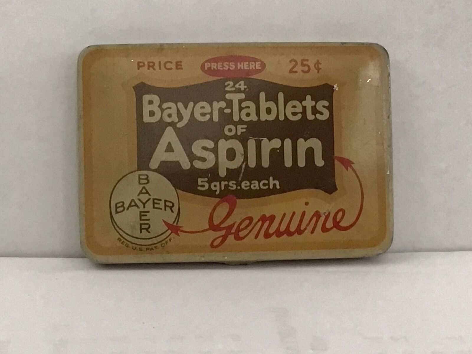 Vintage Bayer Aspirin 25 Cents Hinged Lid Tin 24 Tab Size Pill Box Advertising