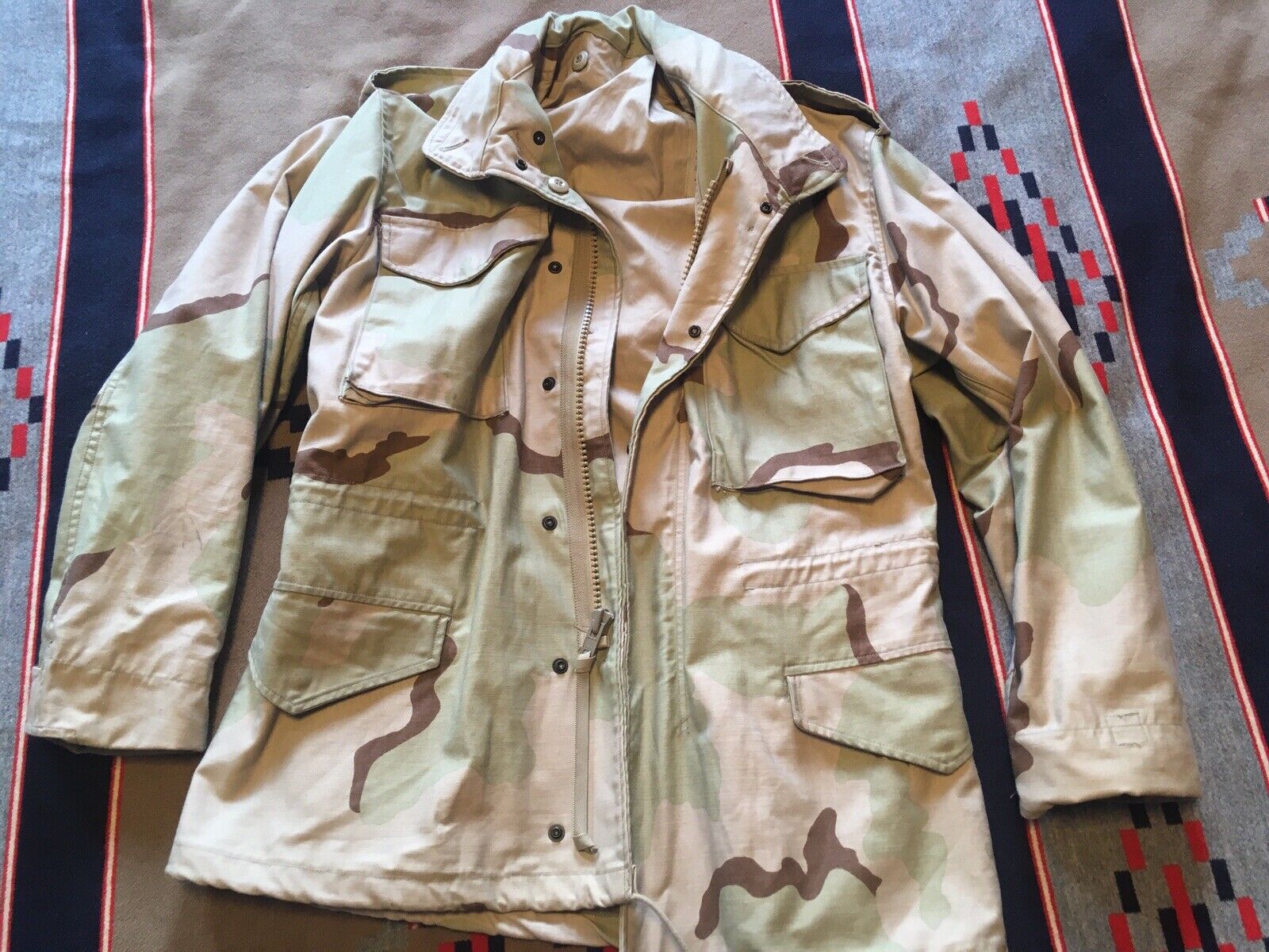 USGI Desert Camouflage M65 Jacket Small Regular SR Three Color Camo