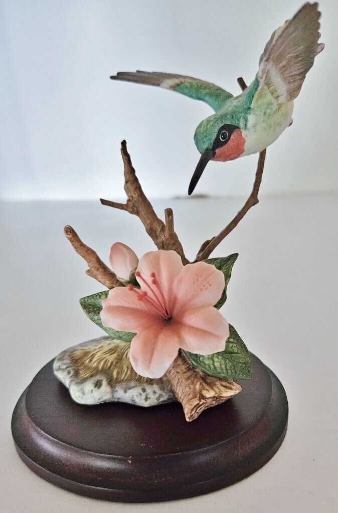 Ruby Throated Hummingbird on Azalea ~Maruri Porcelain Figurine~1989~w/Stand~Mint