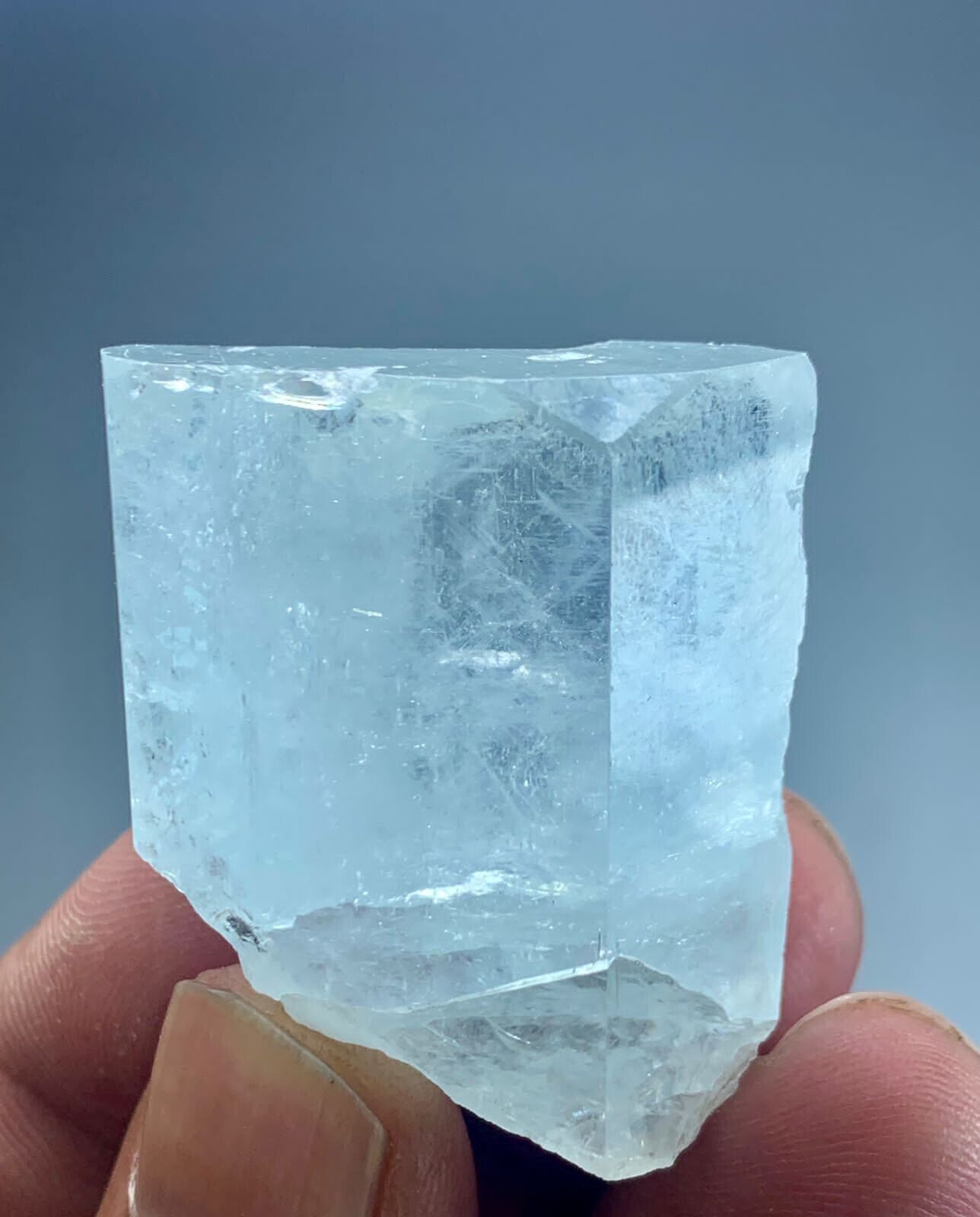 202.15 Carat beautiful terminated Aquamarine crystal from pakistan