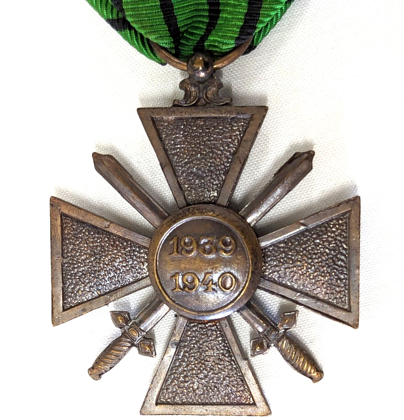 Rare WW2 Vichy France Croix De Guerre medal - combat gallantry cross