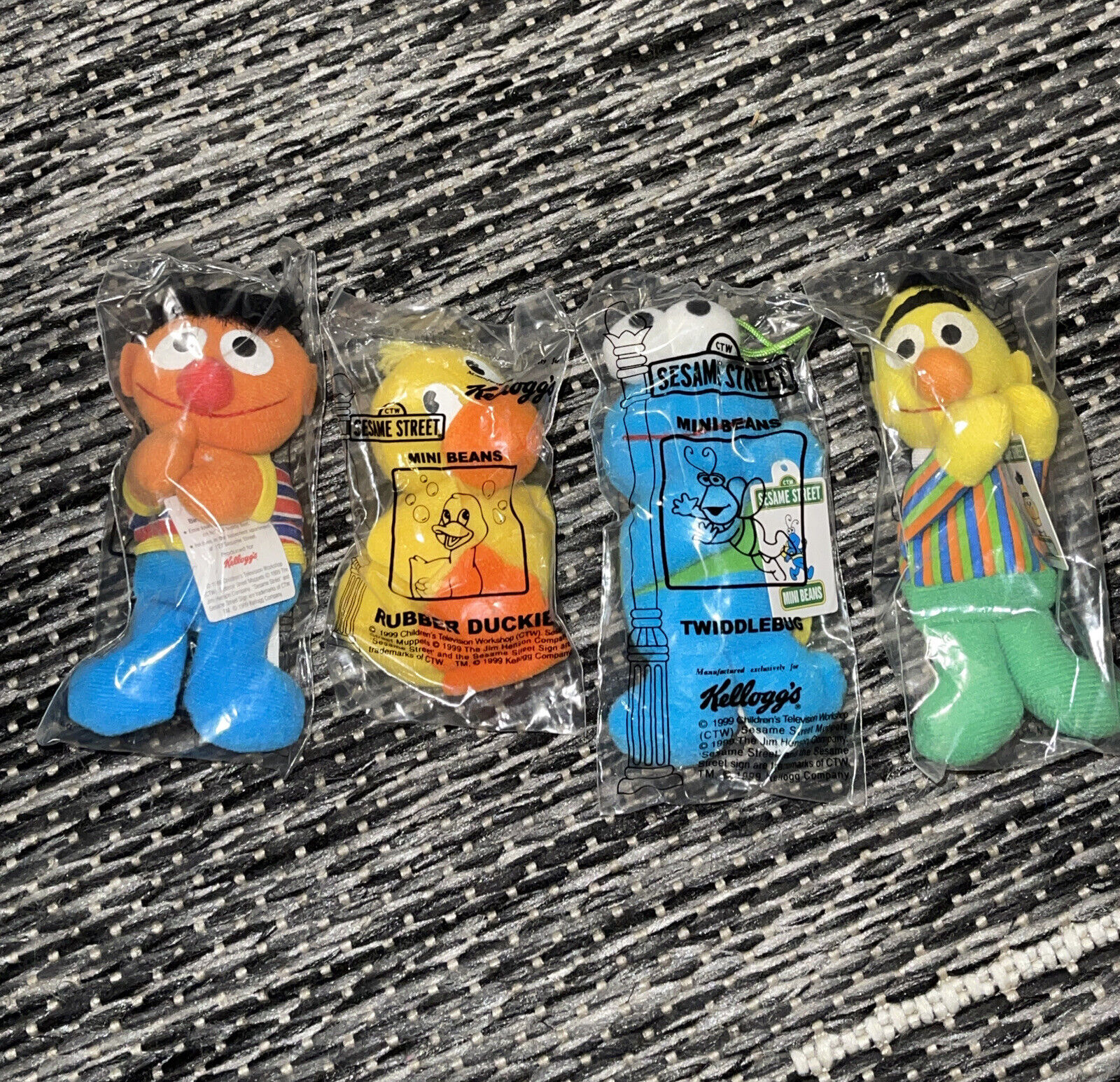 (4) VTG Kellogg’s Sesame Street Mini Beans ERNIE,BERT,RUBBER DUCKIE & TWIDDLEBUG