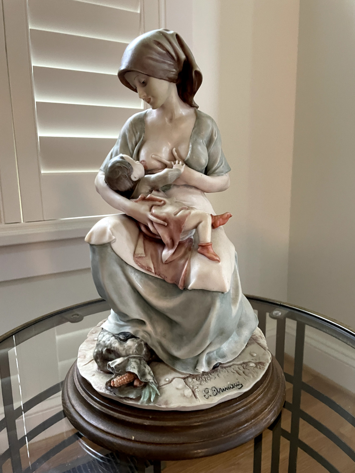 Giuseppe Armani Mother Breast Feeding Figurine 237 Florence Italy