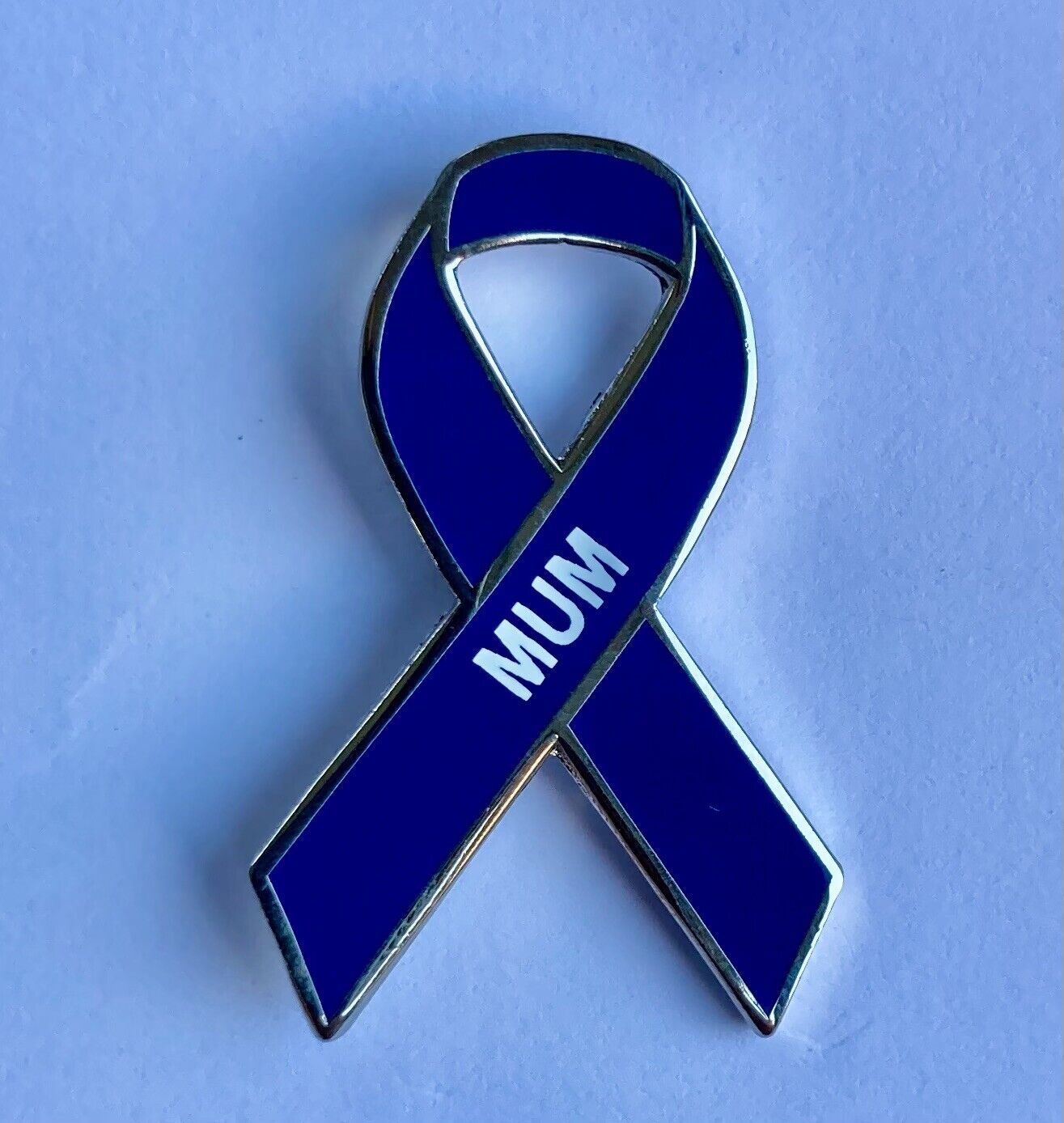 Huntington's Disease ' MUM '  Awareness ribbon enamel badge / brooch.