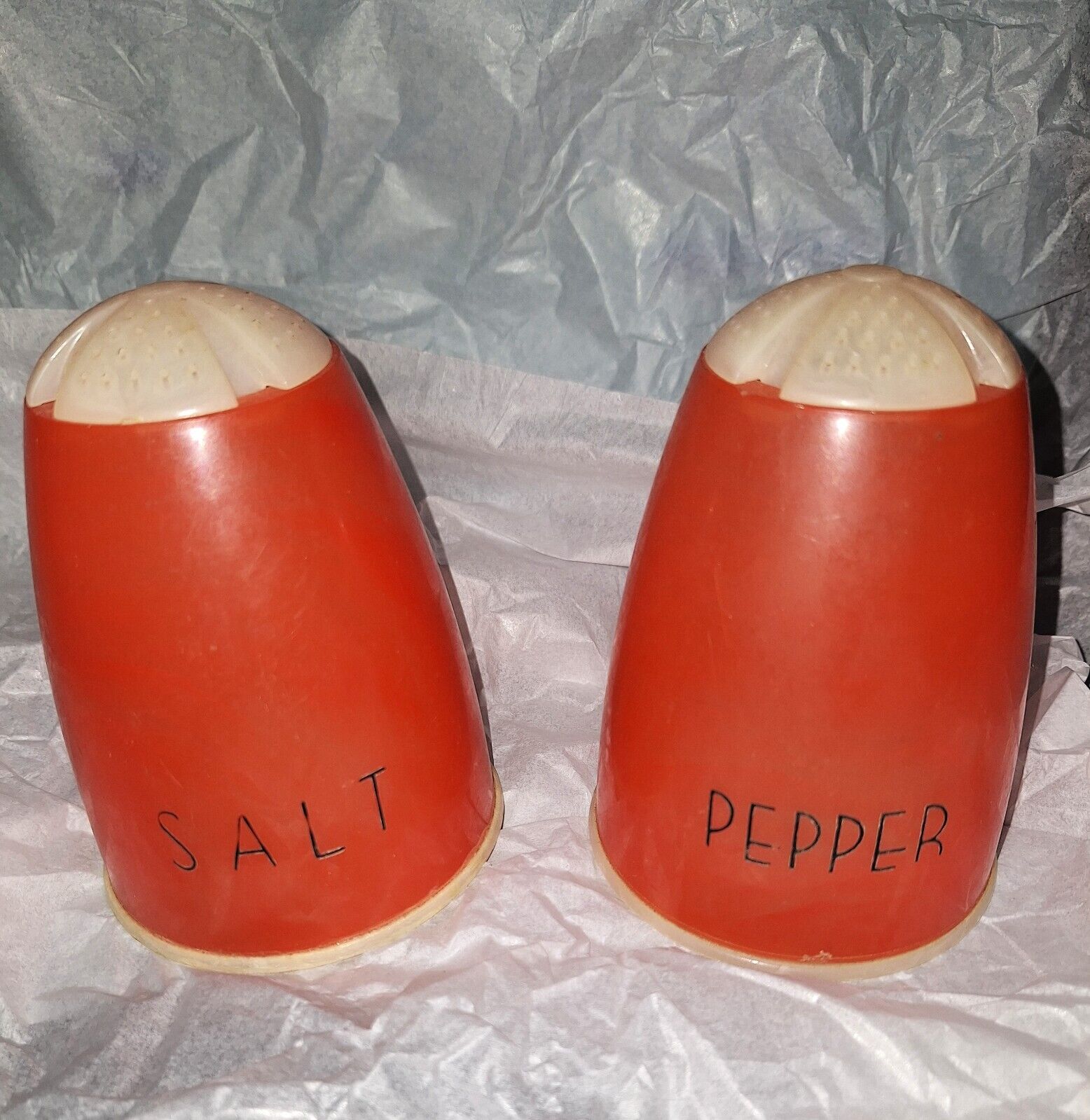 Tupperware salt and pepper shakers red plas-tex