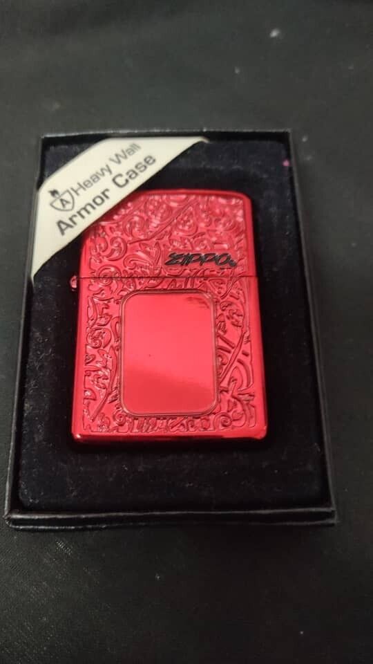 Zippo vintage very rare armor case red new old stock 2005