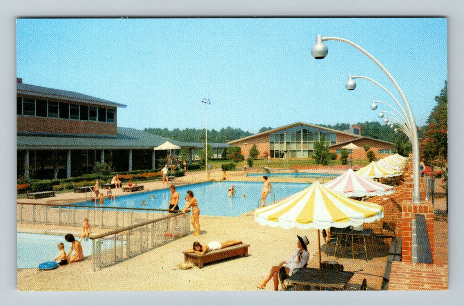 Williamsburg VA-Virginia, The Motor House Pool, Antique Vintage Postcard