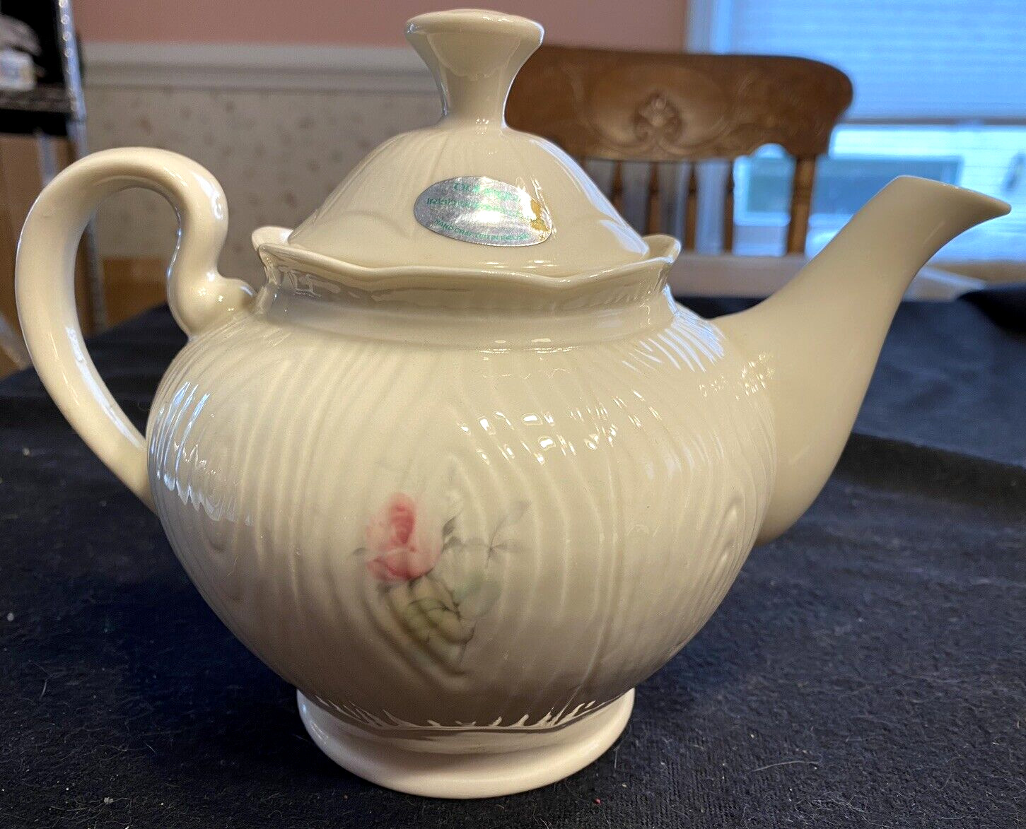 New & Boxed Vintage Donegal Irish Parian China Tea Pot 7020 Rose Pattern Ireland