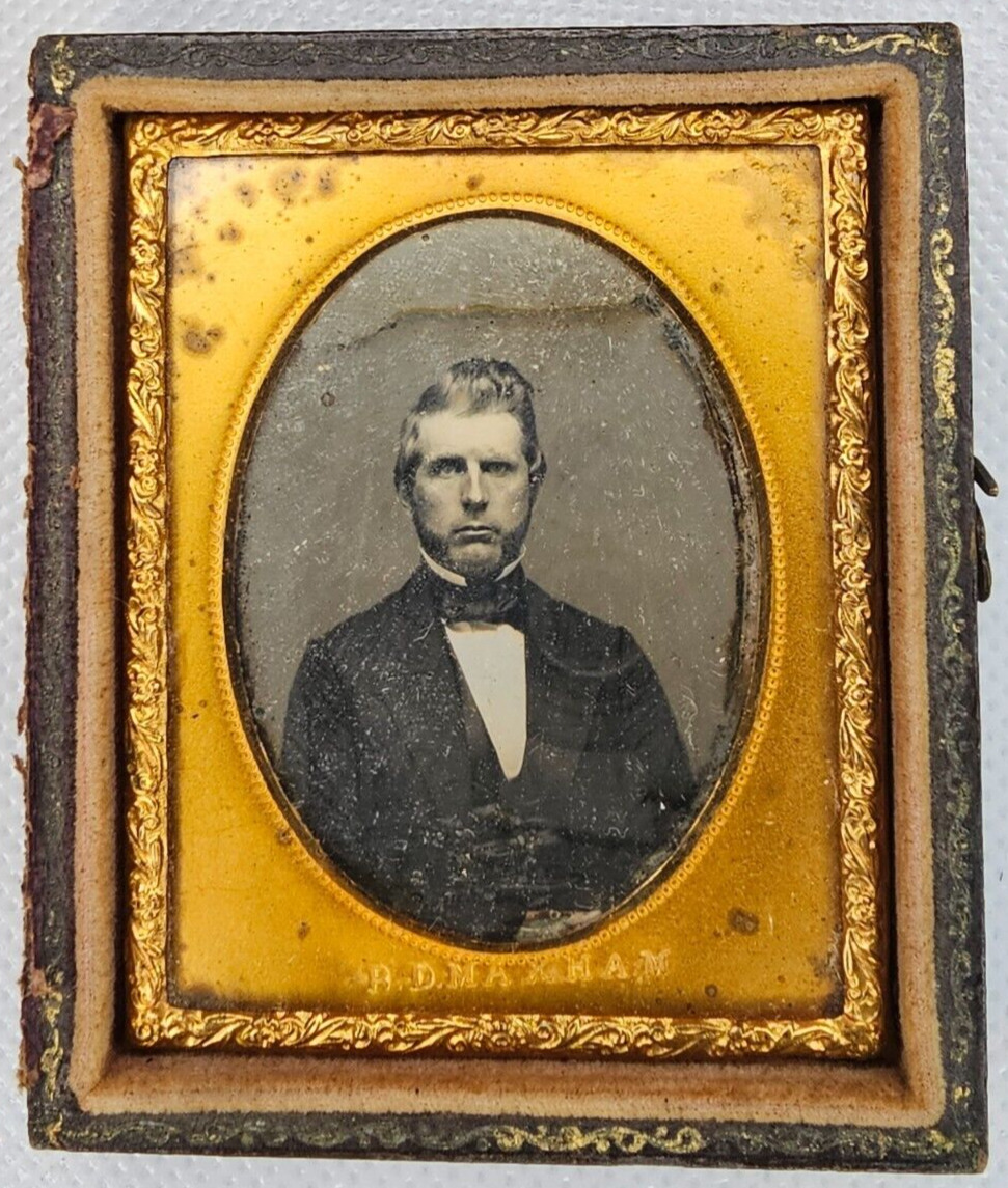 Antique 1/9th Plate Daguerreotype of Man with Full Case