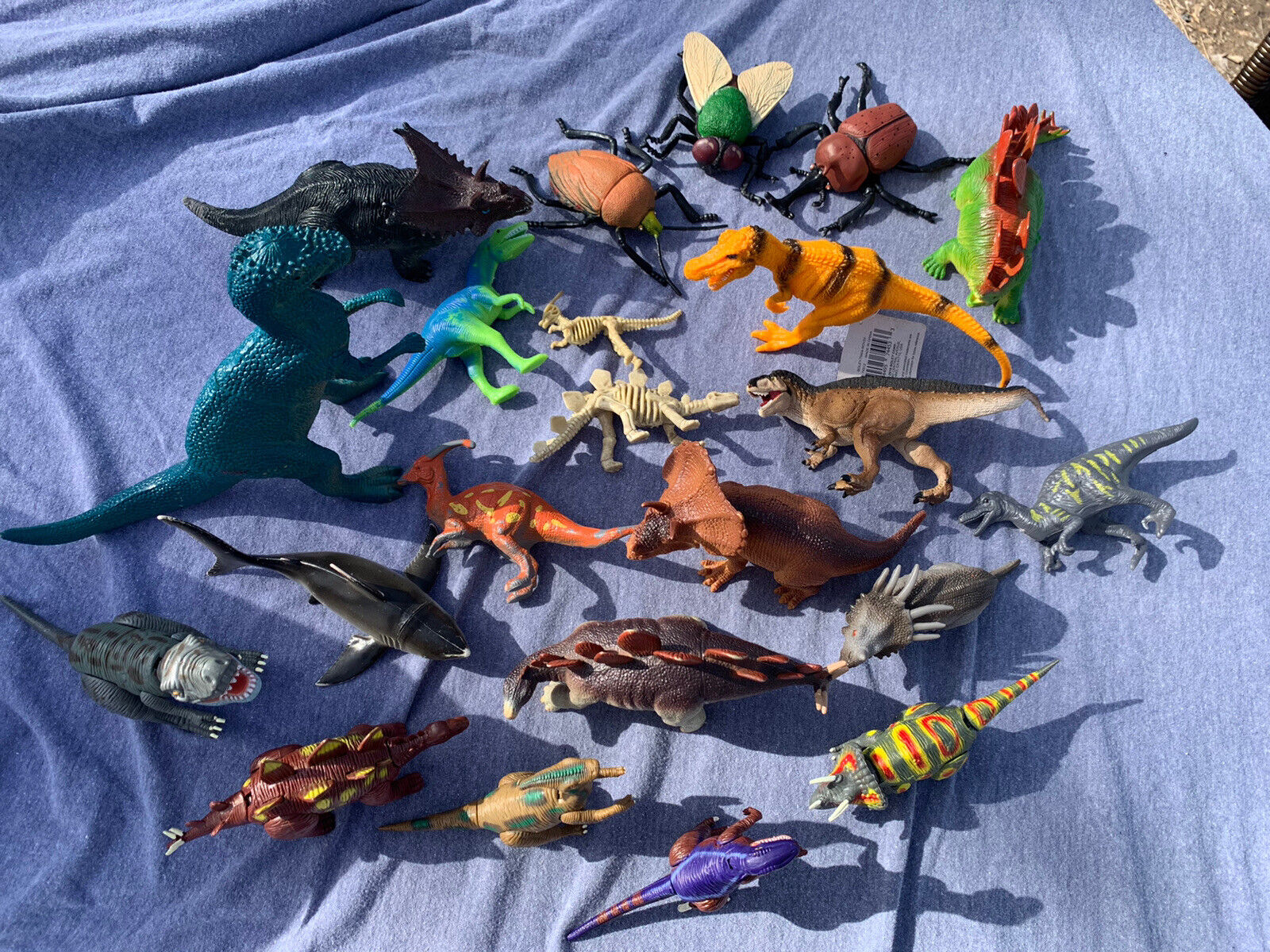 Dinosaurs Bugs Science Lot Educational Learning kids Toys 22 Pieces